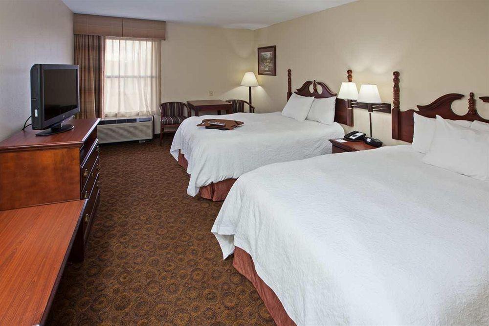 Hampton Inn Dickson Dış mekan fotoğraf