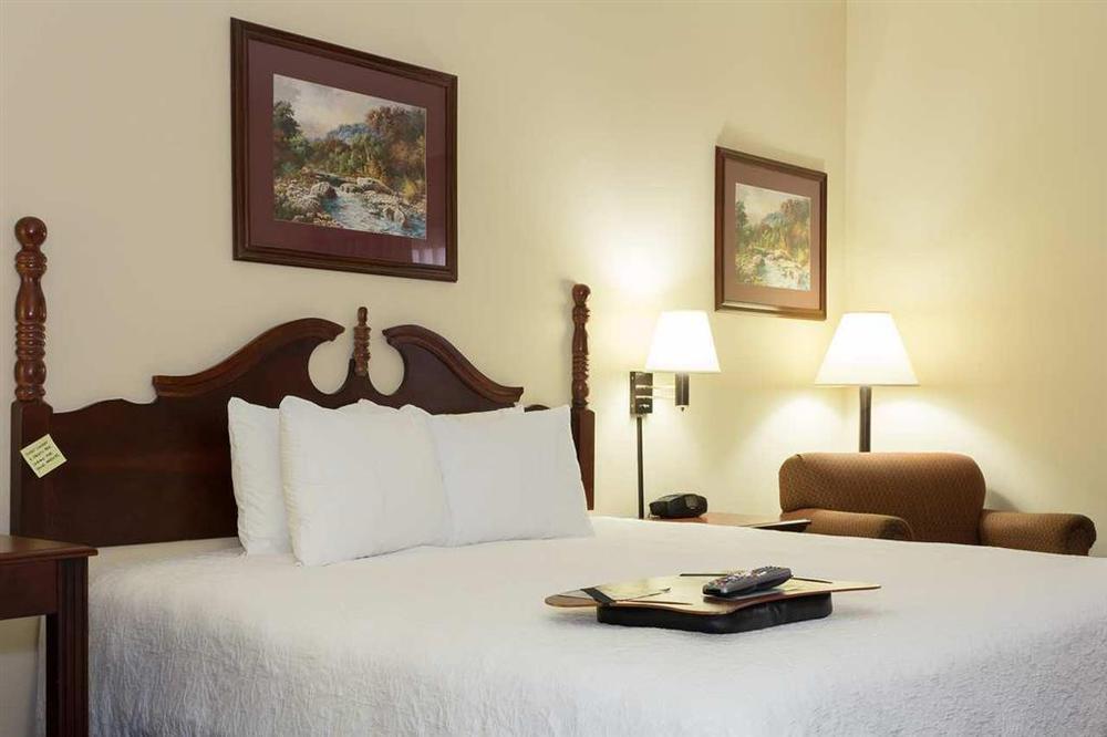 Hampton Inn Dickson Oda fotoğraf