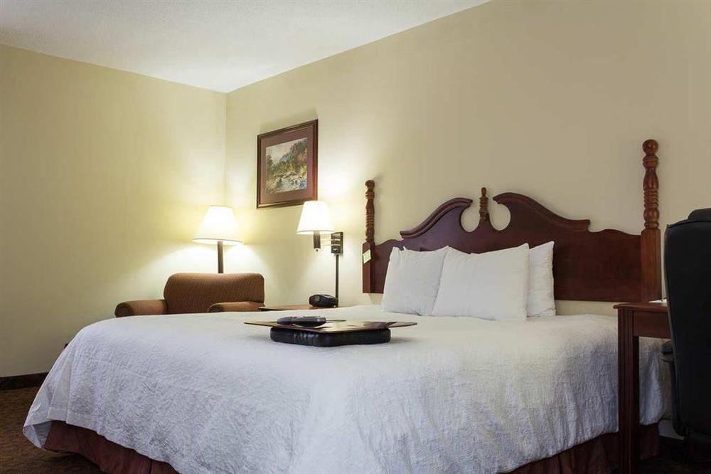 Hampton Inn Dickson Oda fotoğraf